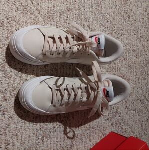 Women's Nike Court Legacy Lift Pearl & White